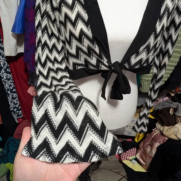 AGB Black and White Chevron Tie-Front Shrug - Picture 2 of 4